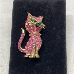 Adorable vintage Pell cat pin